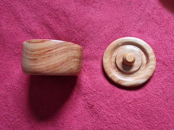 We are specialists in selling unique, beautiful-looking wooden ornaments that have been turned on a lathe. All of our products are individually handmade; therefore, each is one of a kind.